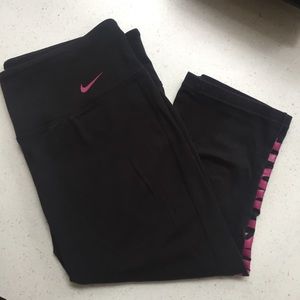 Cropped NIKE Leggings